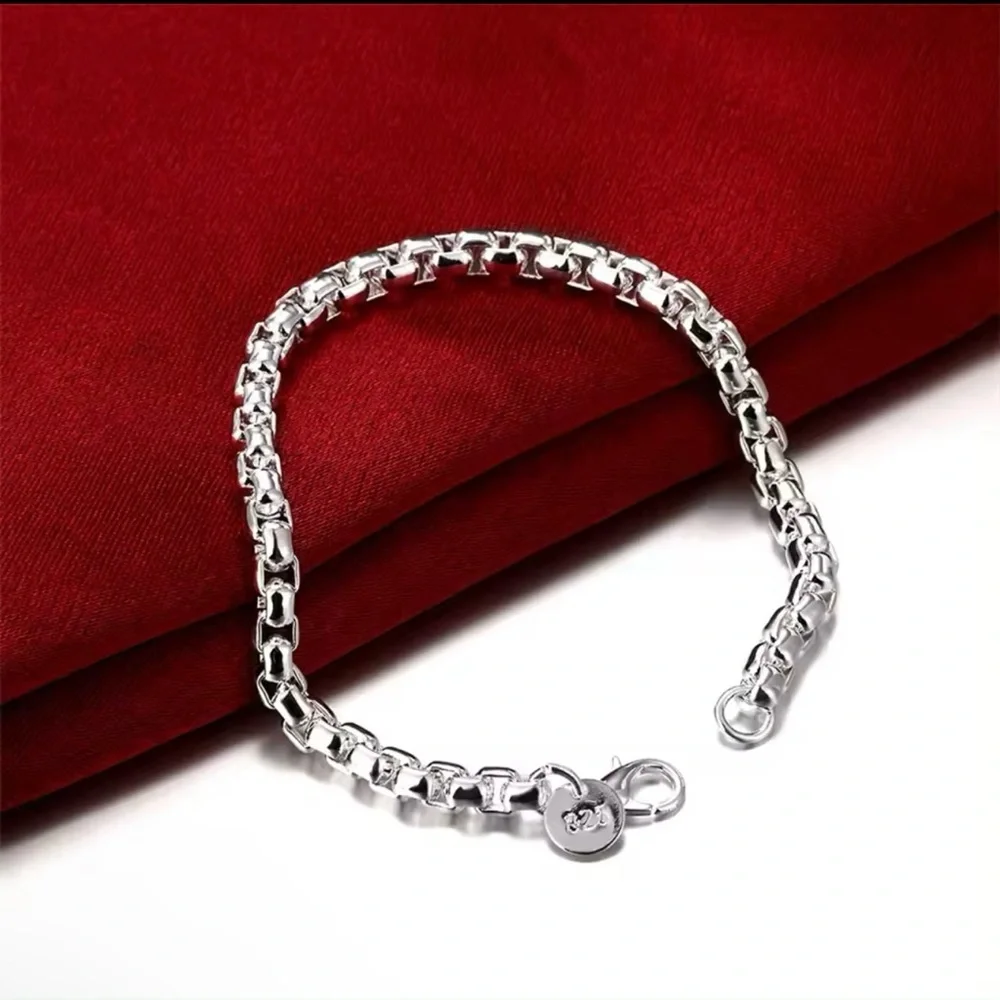 Silver Round Box Chain Bracelet 8”